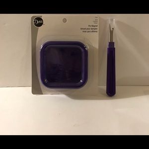Dritz Magnetic Pin Cushion Purple